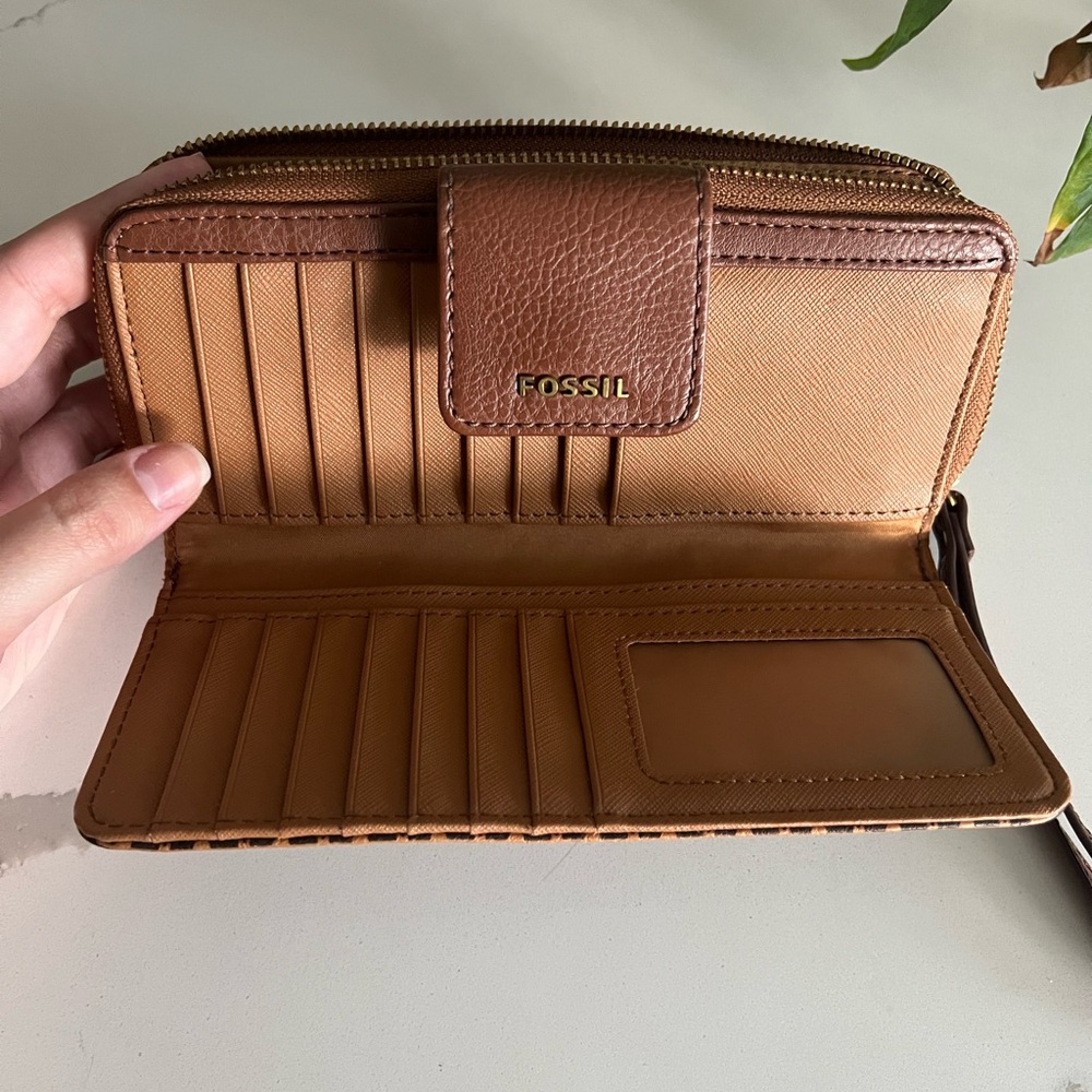 Fossil Wallet 🐻 - Picture 5 of 7